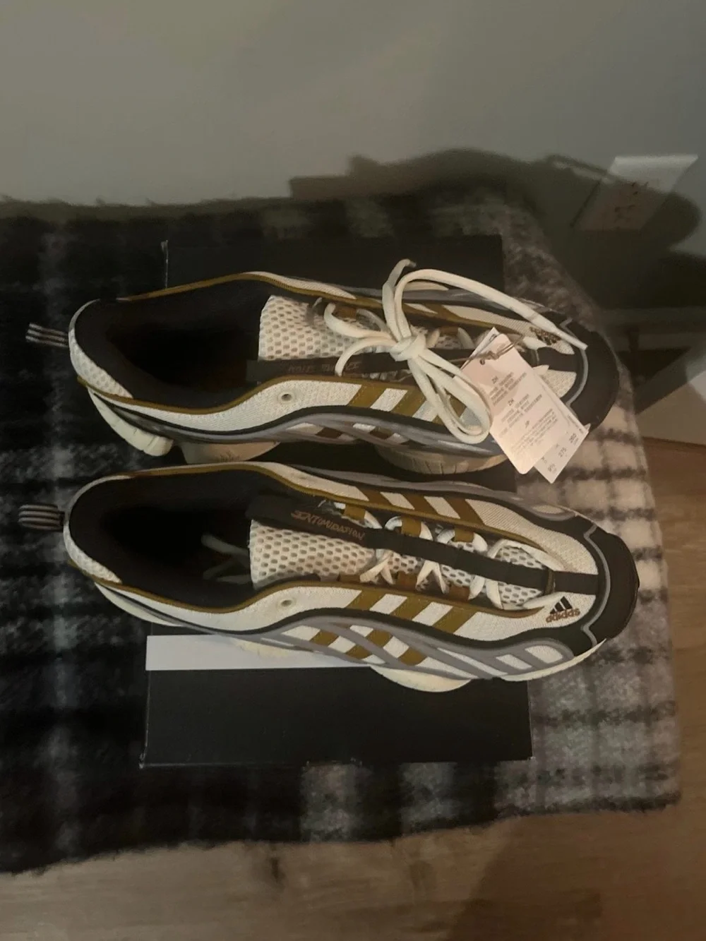 Adidas Intimidation Shoes Mens White Gold Athletic Sneakers! NWT!